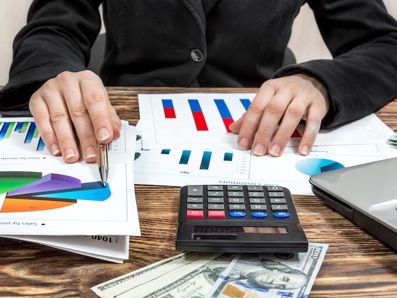 Optymalizacja kosztów w firmie — skuteczny poradnik dla przedsiębiorców